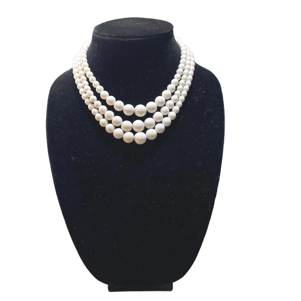 VTG Retro 50s Japan 3 Strand Graduated White Beaded 16 Necklace Silver Tone Hook